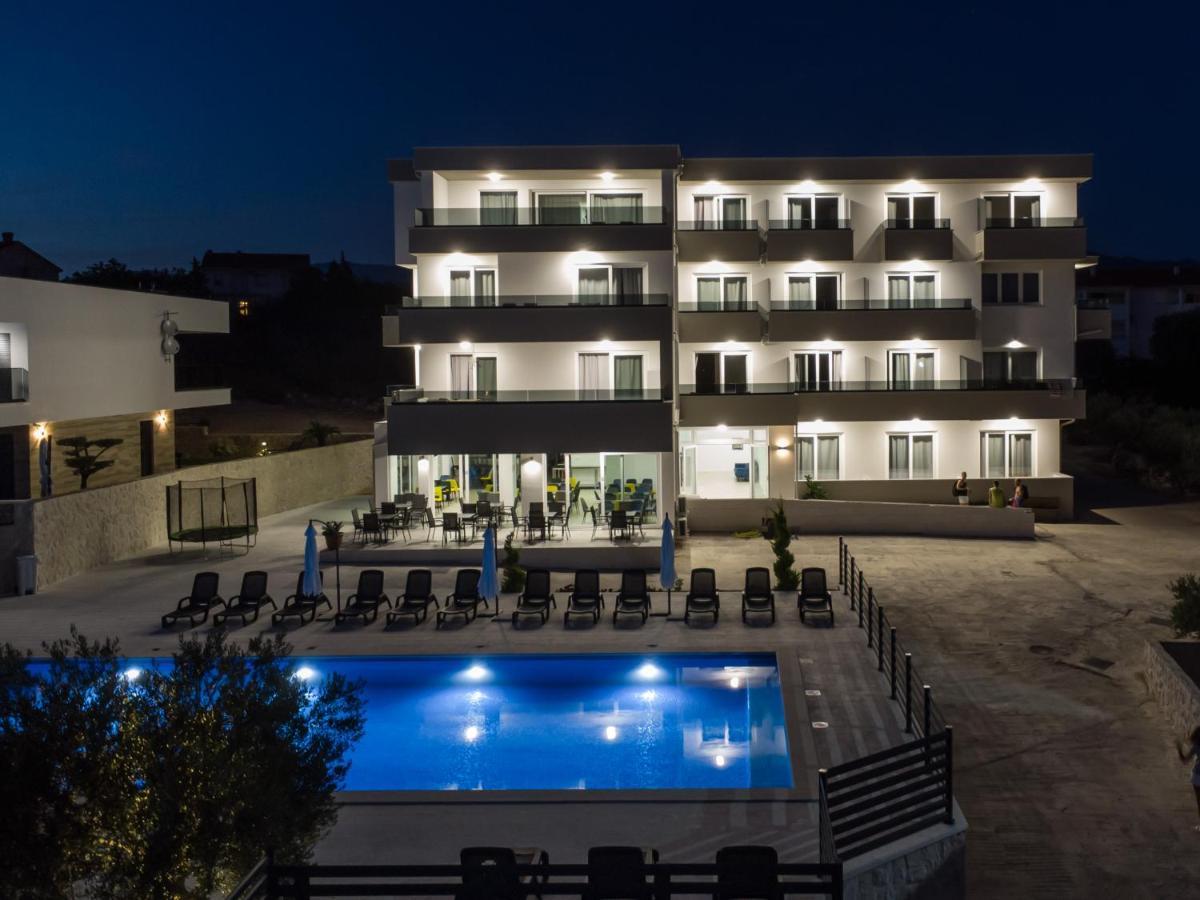 Pansion Comfort Lepar Novalja Exterior photo